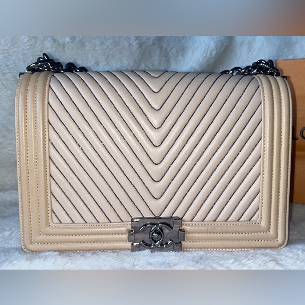 Chanel boy bag